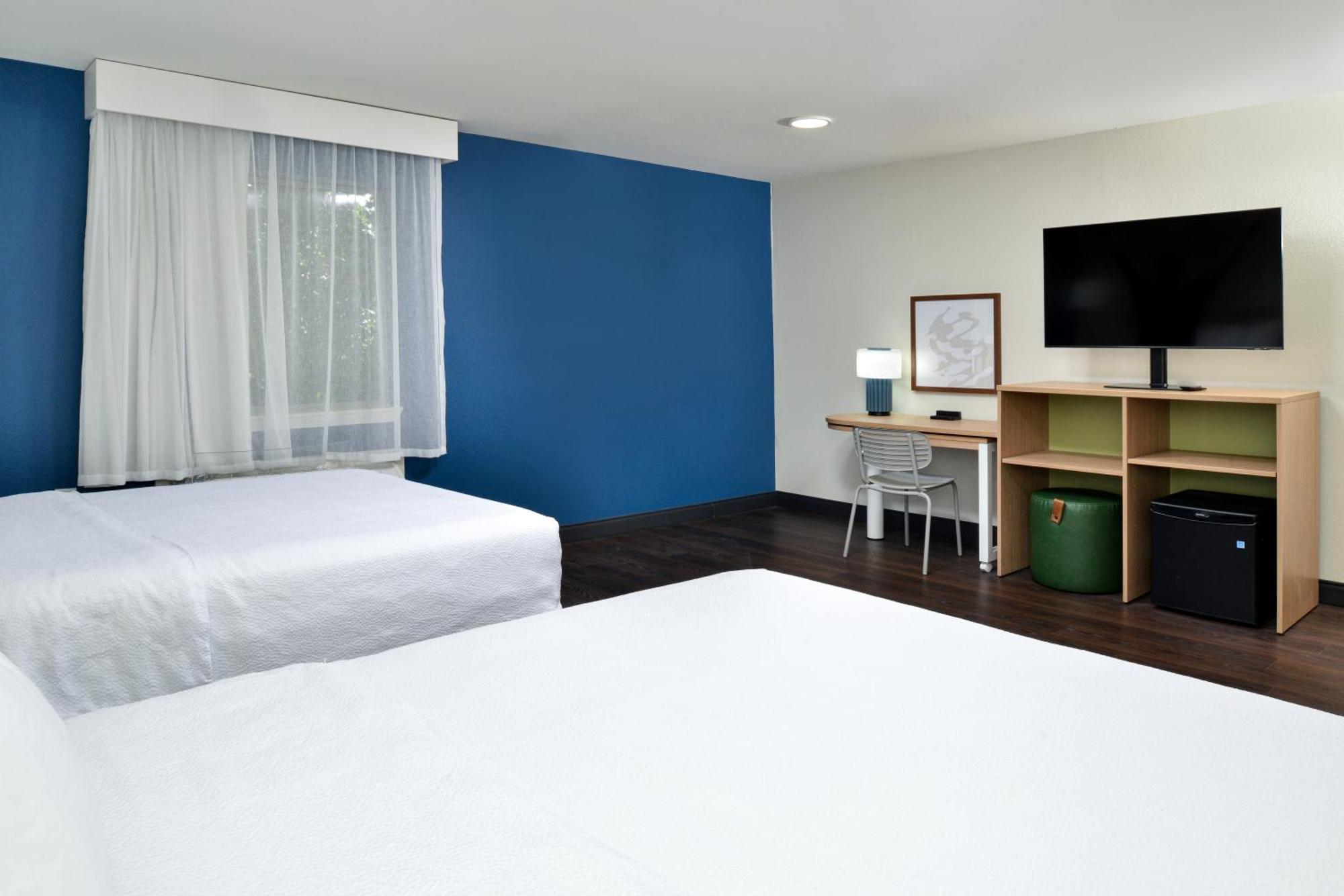 Spark By Hilton Dallas Market Center Exterior photo