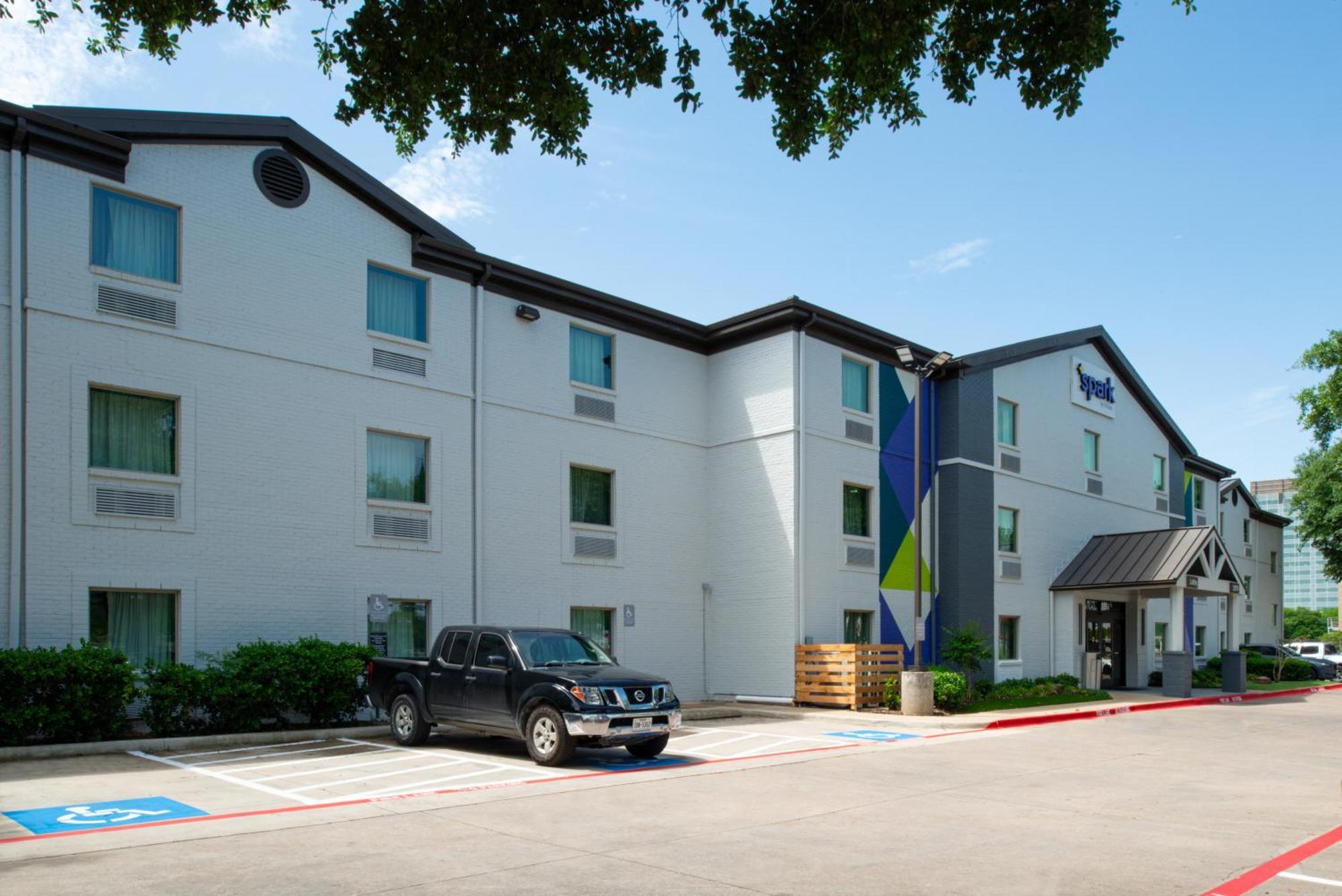 Spark By Hilton Dallas Market Center Exterior photo