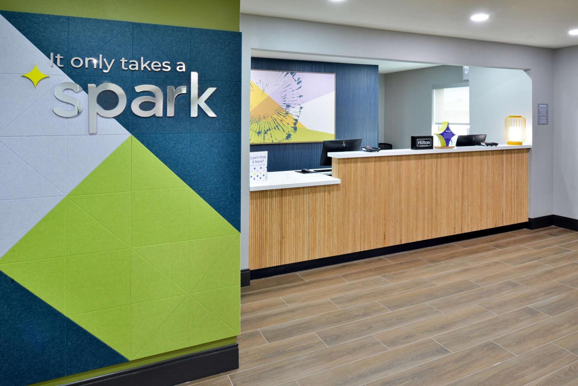Spark By Hilton Dallas Market Center Exterior photo